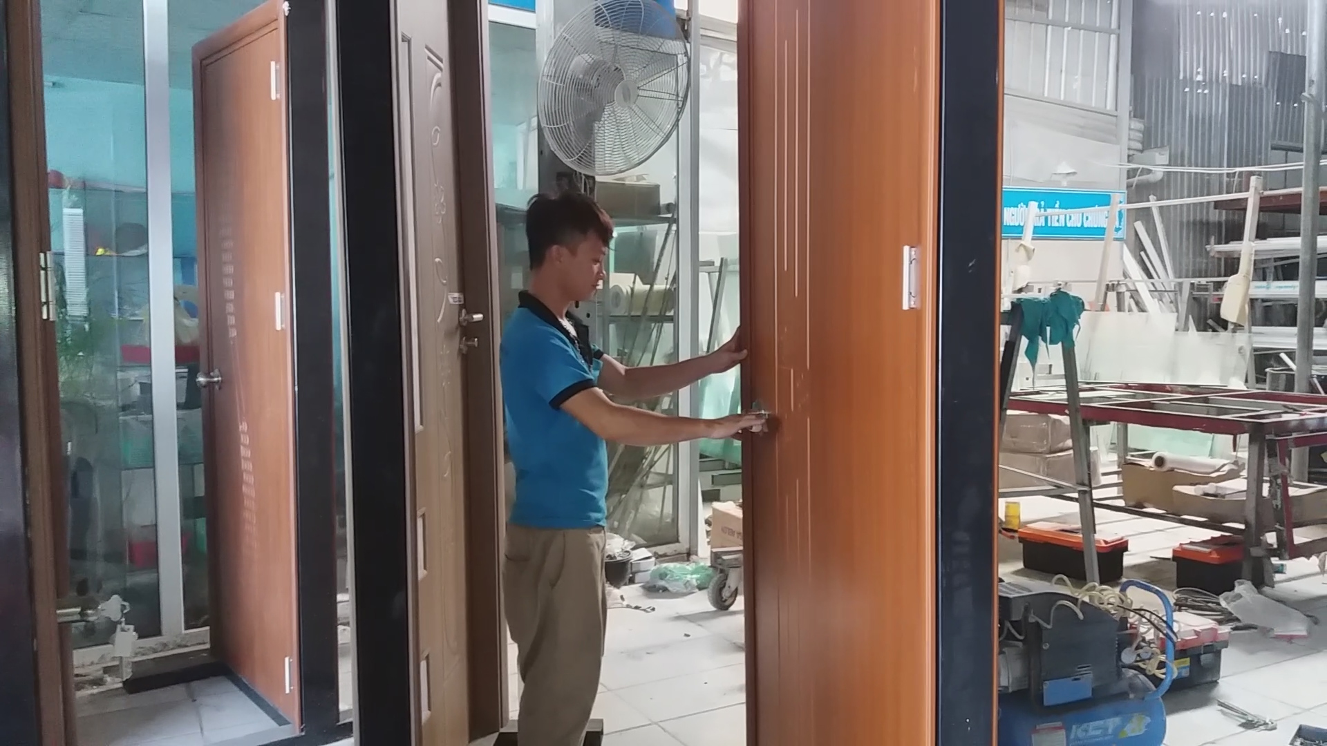 CỬA NHỰA GIẢ GỖ ABS GIÁ RẺ