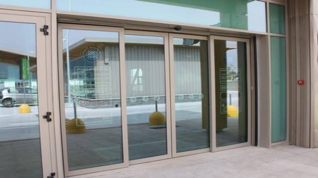 Cửa mắt thần tự động